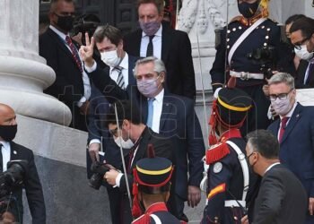 Alberto Fernández asume la presidencia del Consejo del Partido Justicialista