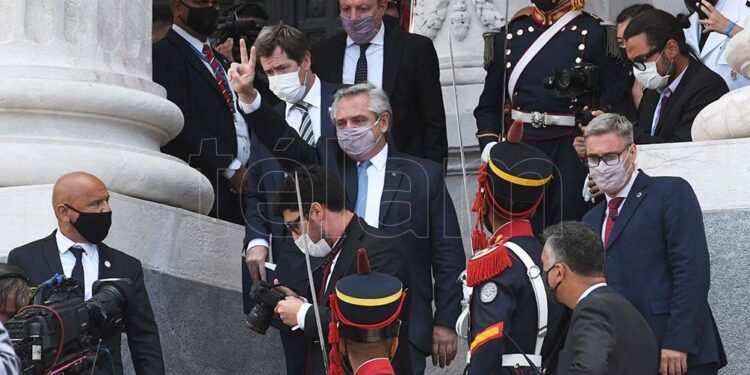 Alberto Fernández asume la presidencia del Consejo del Partido Justicialista