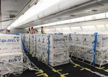 Partió el noveno vuelo de Aerolíneas Argentinas para traer más vacunas desde Moscú