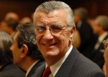 Gioja respondió con ironía a los dichos de Macri sobre Perón: «Estaba mal sentado en la reposera»