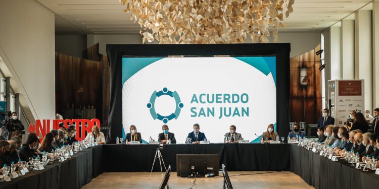 Uñac: «El desafío está en buscar un equilibrio justo para proteger la salud sin descuidar la economía de los sanjuaninos»