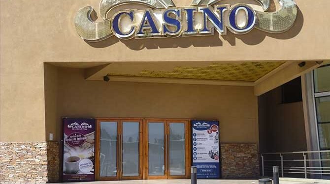 Falleció un hombre en un conocido casino, estaba apostando en las máquinas