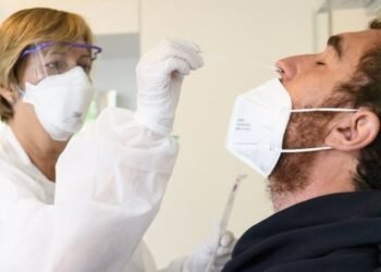 No hace falta presentar todos los síntomas para hacerse hisopado