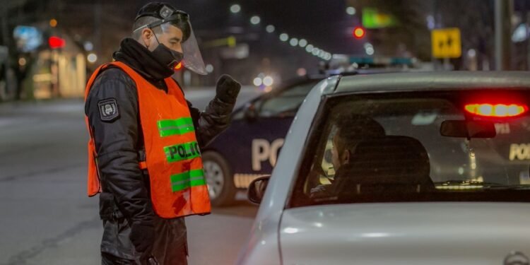 Confirmado: restringen la circulación nocturna en Mendoza
