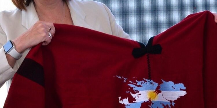 Denunciaron a Patricia Bullrich por manifestar que «El gobierno podría haberle dado las Malvinas a Pzifer a cambio de vacunas»