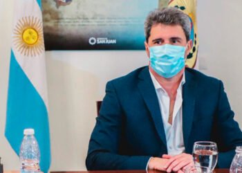 El gobernador convocó a una reunión extraordinaria con la idea de no volver a «Fase 1» : ‘Tendremos meses difíciles’