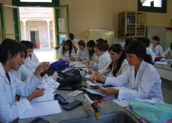 Ya está el padrón de beneficiarios de las becas de conectividad