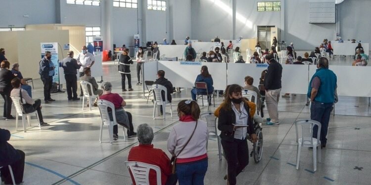 Comenzó la vacunación de mayores de 60 años contra el COVID-19