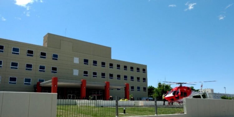 Golpearon a una menor de 17 años para robarle y terminó internada