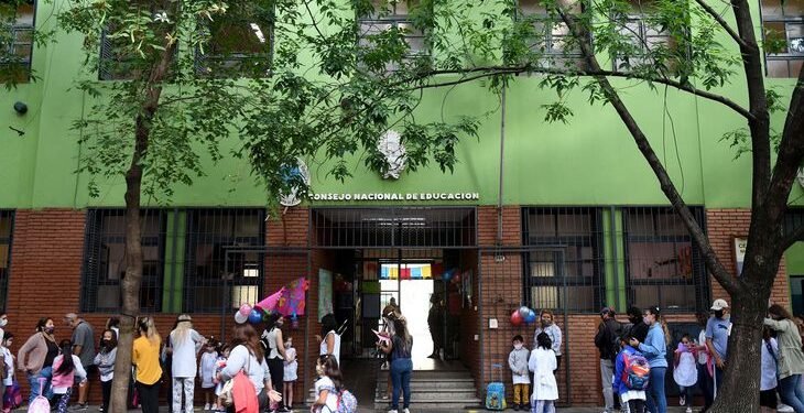 En Ciudad de Bs. As. abrieron las escuelas y los alumnos tienen clases presenciales: los docentes llamaron al paro