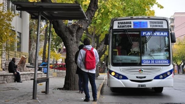 Enfermedad o frío: los colectivos de San Juan deberán tener las ventanillas abiertas