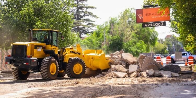 Ya se iniciaron las obras de reparación sobre calle Urquiza