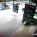 ¿Mala suerte o karma? una rueda salió volando y golpeó a una mujer: mirá el video