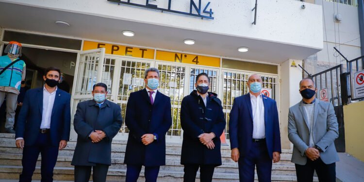 Destinarán $1.500 millones para reparar 37 escuelas y construir el nuevo edificio de la EPET N°4
