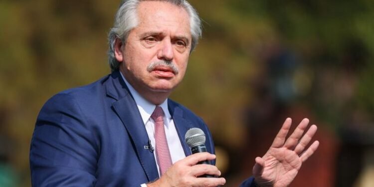 Fernández, sobre la presencialidad: «Es jugar con fuego, y va a quemar a la gente»