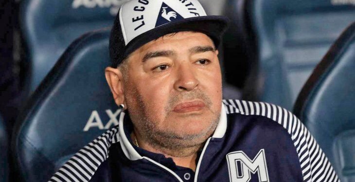 Indagarán a los enfermeros que cuidaron a Diego Maradona en sus últimas horas