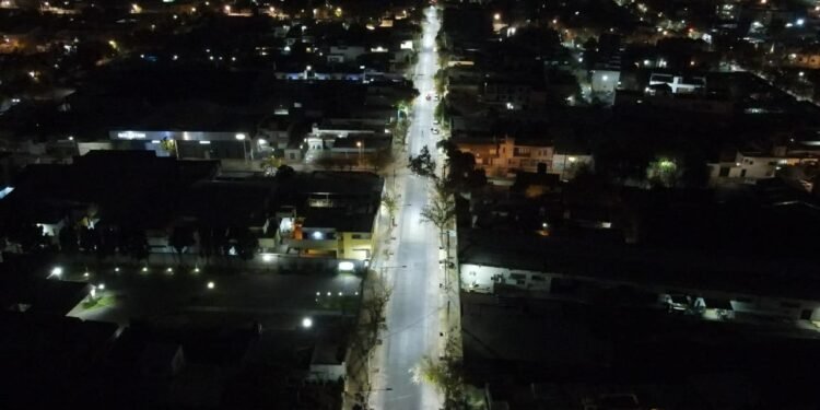 Capital: Llegó la reconversión lumínica a un tramo neurálgico de Trinidad