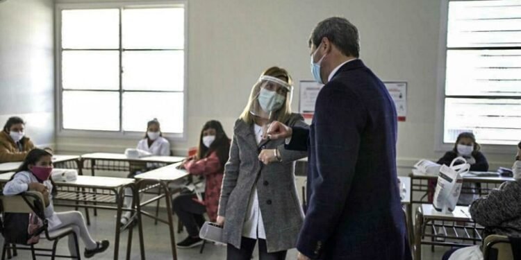 Uñac confirmó las clases presenciales: su fundamento, la mayoría de docentes están vacunados