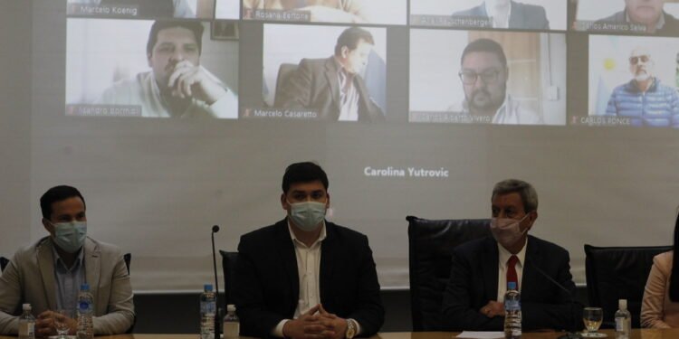 Entregaron becas estímulo a estudiantes e instituciones de la provincia