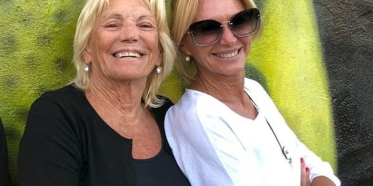 Yanina Latorre: «Se puede festejar en el Obelisco y nosotros no podemos volver»