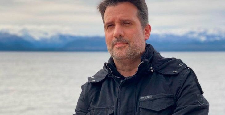 Lo fueron a escrachar y Listorti los cruzó fuerte: «El argumento antivacuna es infantil y peligroso»