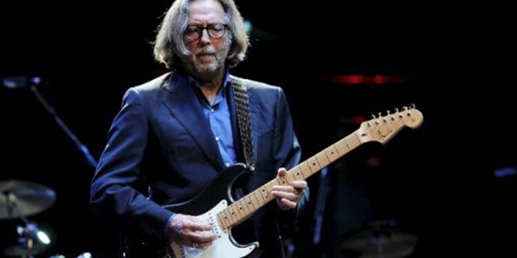 Eric Clapton reforzó su postura antivacunas con una nueva canción