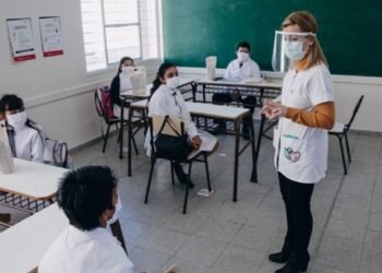 Salario docente: El Gobierno y los gremios acordaron un mínimo de 40 mil pesos