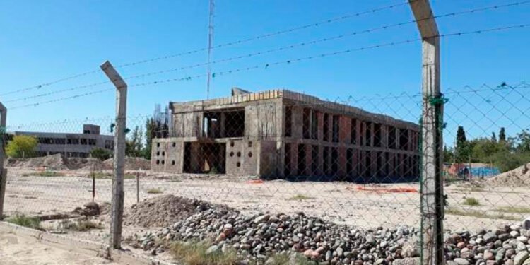 La UNSJ sella el contrato para la Escuela de Música