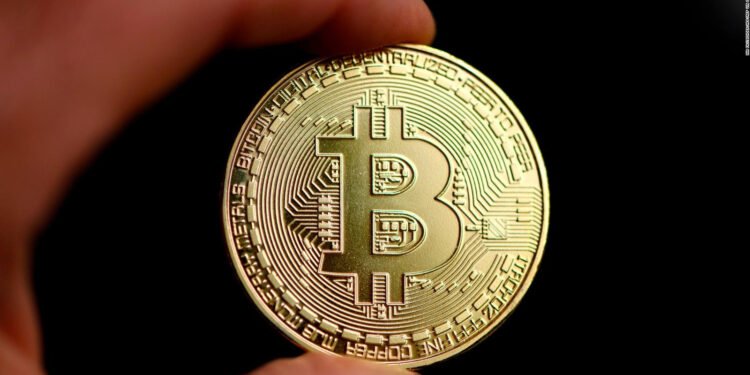 Bitcoin sufrió una abrupta caída y llegó a perder más del 15% en un día