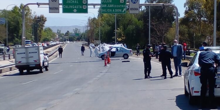 Tragedia en Av Circunvalación: murió una persona y la otra está grave