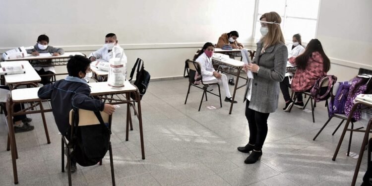 Felipe De Los Ríos, anunció el regreso de la presencialidad total en las escuelas del Gran San Juan a partir de este lunes