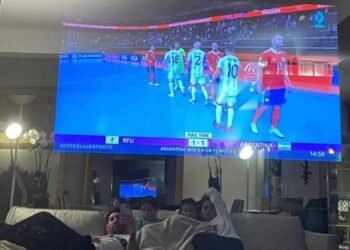 El extraño televisor en el que Messi vio el triunfo de la Selección de futsal