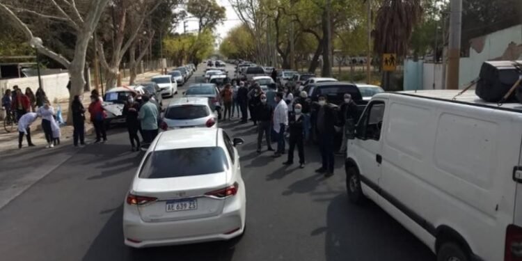 El conflicto médico continúa: hoy protestaron en el microcentro