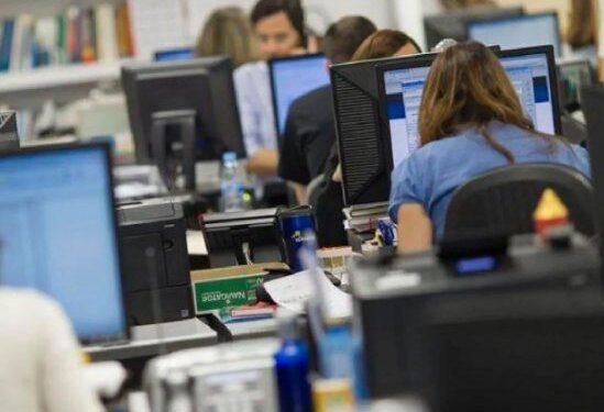 Se publicó el DNU para convertir planes sociales en empleo genuino: los detalles de la norma