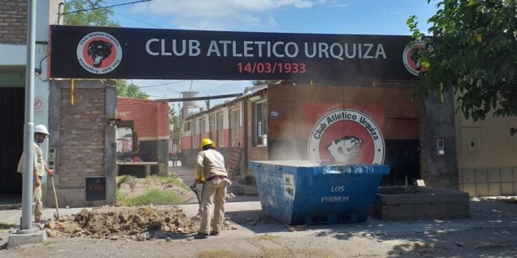 Accidente laboral: un obrero cayó desde 6 metros y quedó inconsciente