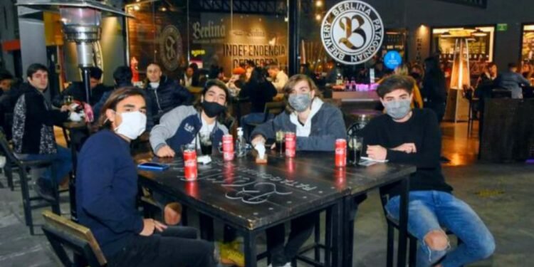Flexibilizaciones en San Juan: aforo del 100% y sin control de vacunación