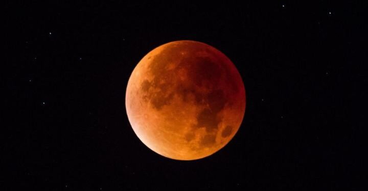 Se viene el Eclipse Lunar más largo del siglo: ¿Cuándo y cómo verlo?
