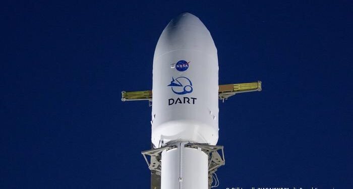 La NASA lanza la primera nave que busca impactar con un asteroide para desviarlo