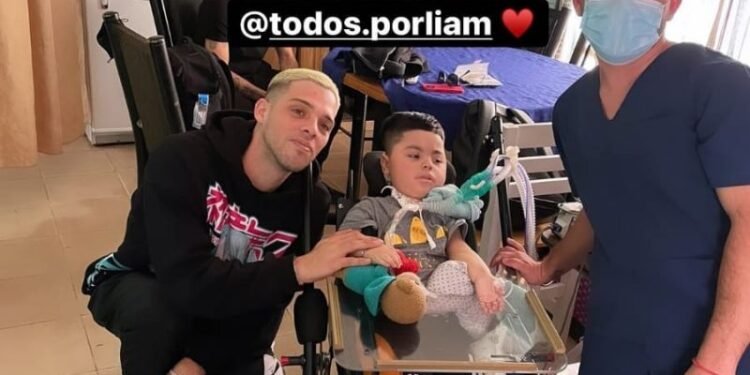 Santi Maratea se hizo presente en San Juan y visitó a un nene que padece AME