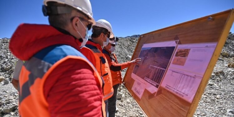 El Ministerio de Minería supervisó tareas en la escombrera Cerro Amarillo