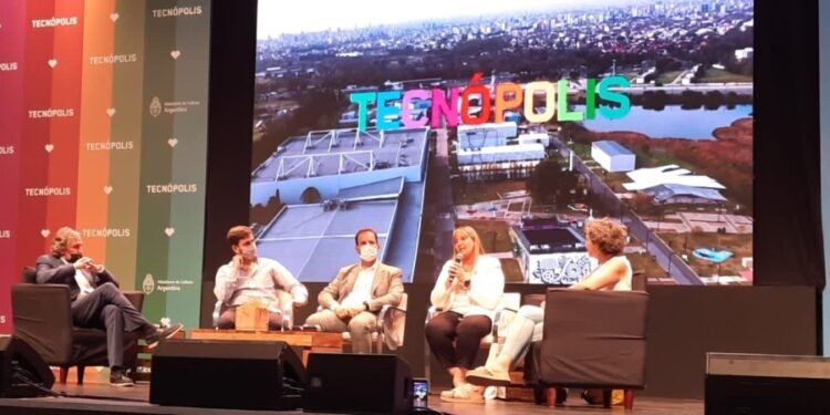 San Juan expuso su experiencia en el Primer Encuentro Federal de los 1000 Días