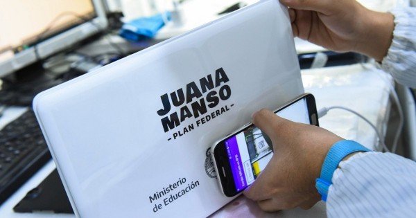 Se entregaron solo 27.844 netbooks de las 633 mil que establecía el Plan Juana Manso