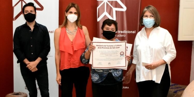 Con entrega de distinciones, 65 artesanos sanjuaninos obtuvieron la certificación de la Identidad Artesana