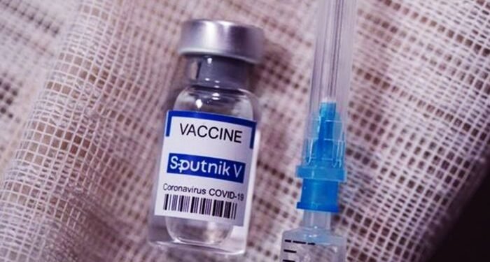 Un estudio comprobó que la Sputnik es doblemente más efectiva contra Omicrón, que Pfizer