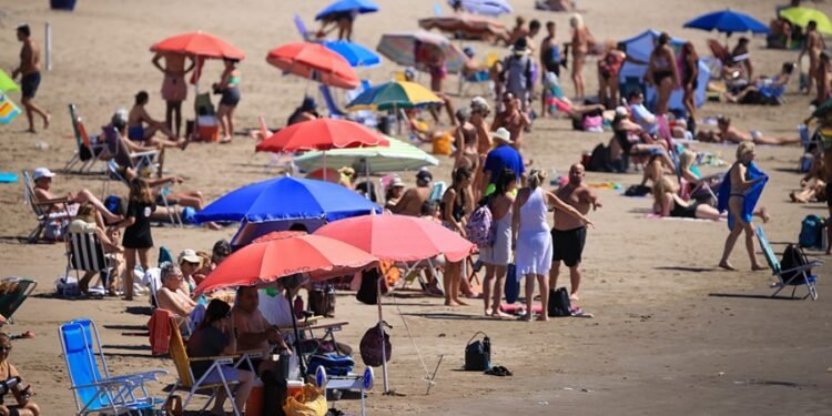 «Los destinos turísticos del país están prácticamente al 100%»