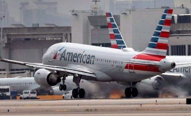 Un avión que iba de Miami a Londres tuvo que volver por una pasajera que se negó usar barbijo