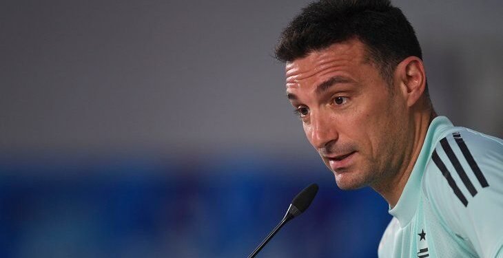 Lionel Scaloni dio negativo de Covid-19 y dirigirá a la Selección ante Colombia