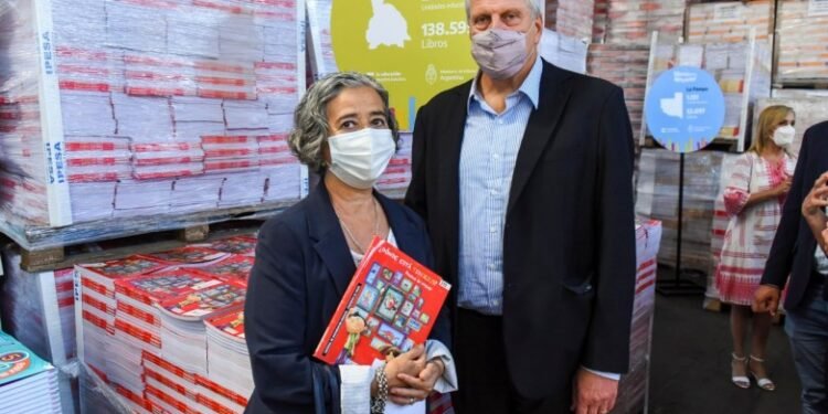 Libros para Aprender: San Juan recibe 138.085 textos de Matemática y Prácticas del Lenguaje