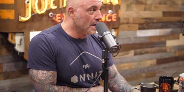 Spotify retira 70 podcasts de Joe Rogan por el uso de términos racistas