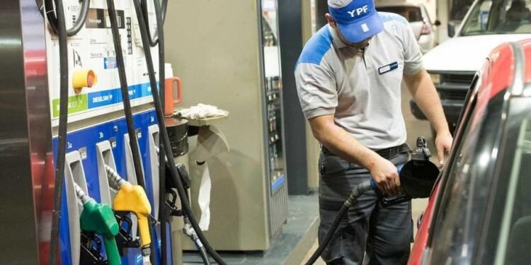 YPF aumentó los combustibles un 9%